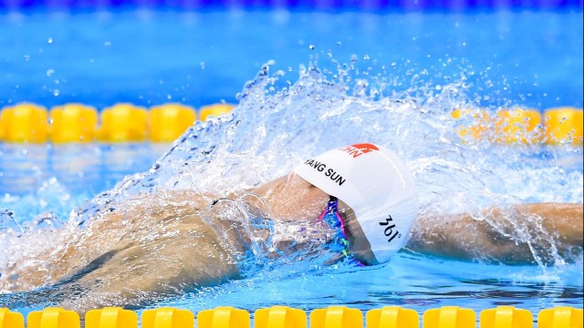 中国篮球国际交流日益频繁，推动“走出去”战略落地，中国篮球国际比赛