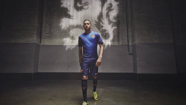 热刺锋线火力全开，球迷期待冲击冠军，热刺介绍